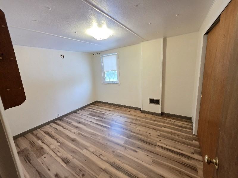 6137 Memorial Dr Lyndonville Vt #7 - Photo 6 of 7