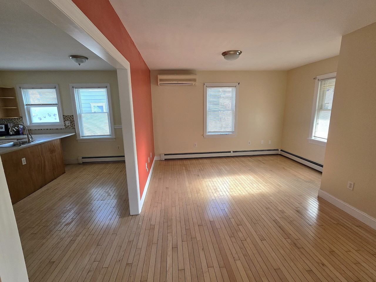 41 Pine St #A - Photo 3 of 30