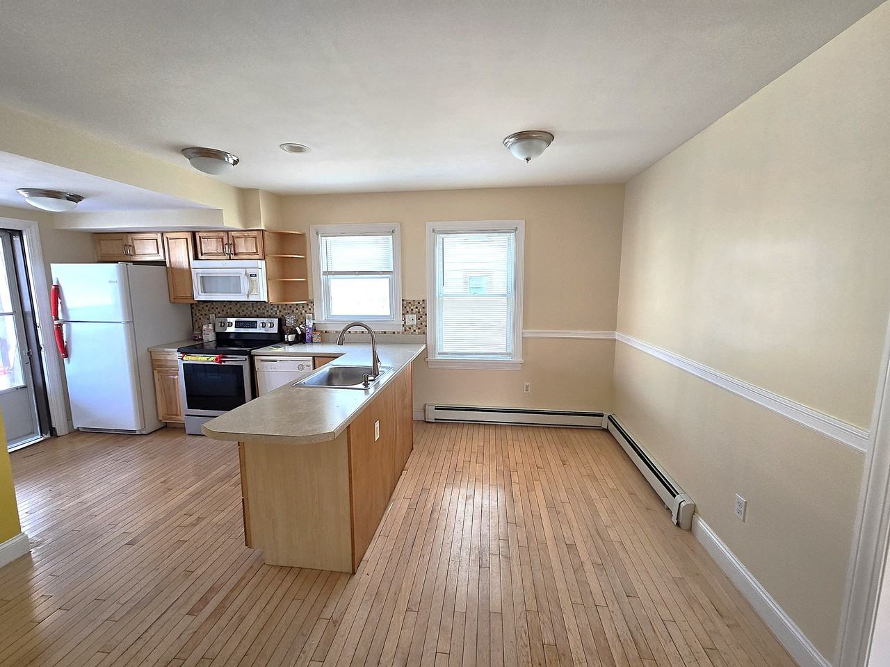 41 Pine St #A - Photo 7 of 30