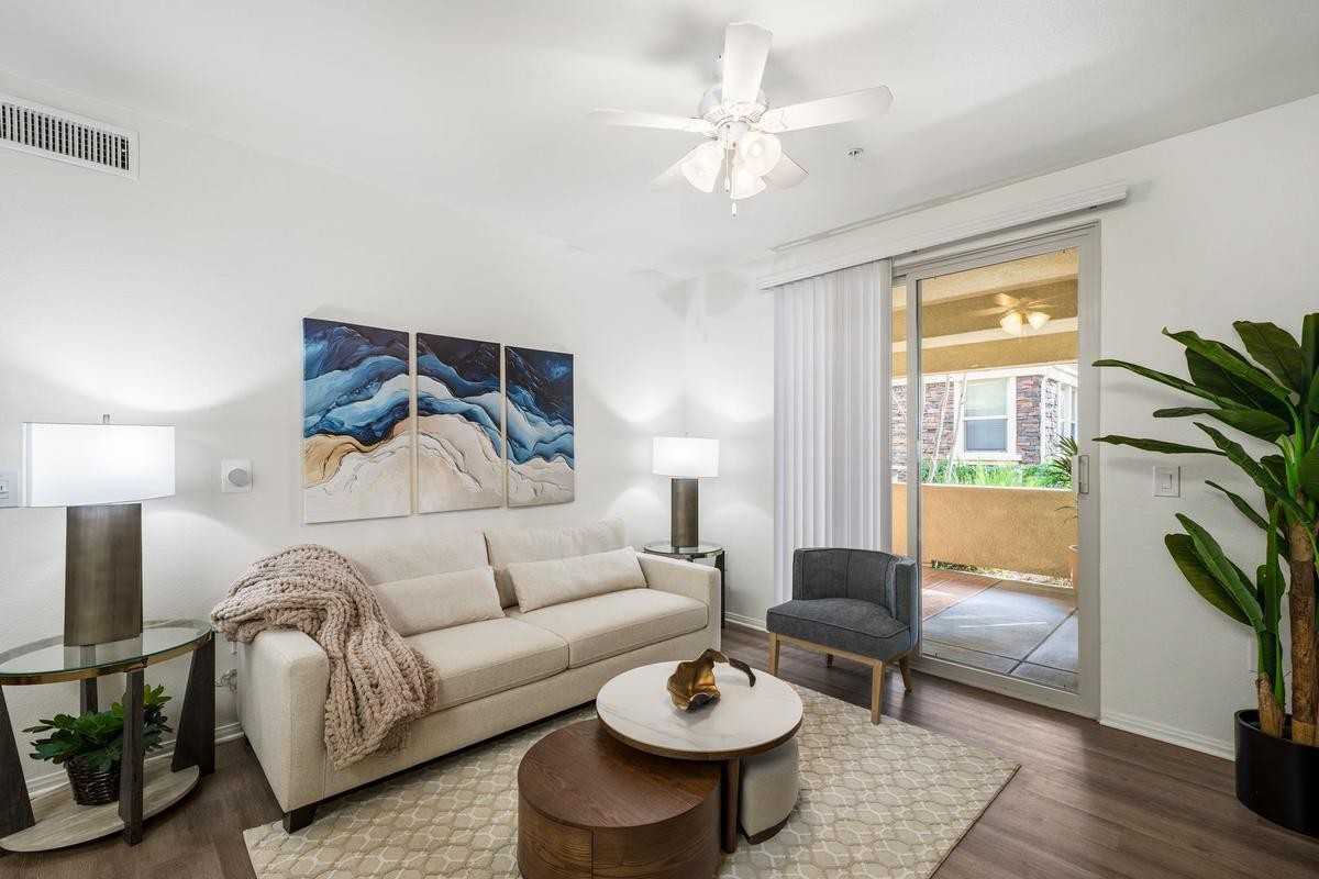 7550 Desert Holly St - Photo 5 of 22