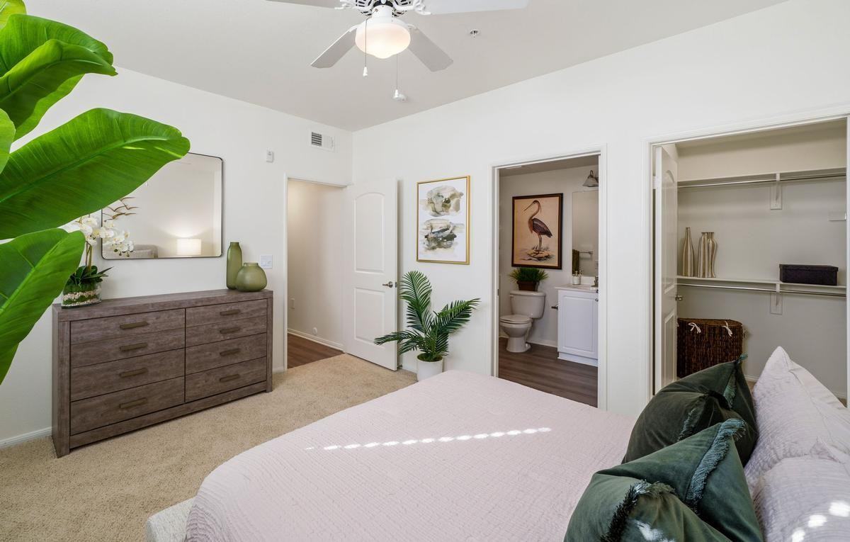 7550 Desert Holly St - Photo 2 of 22