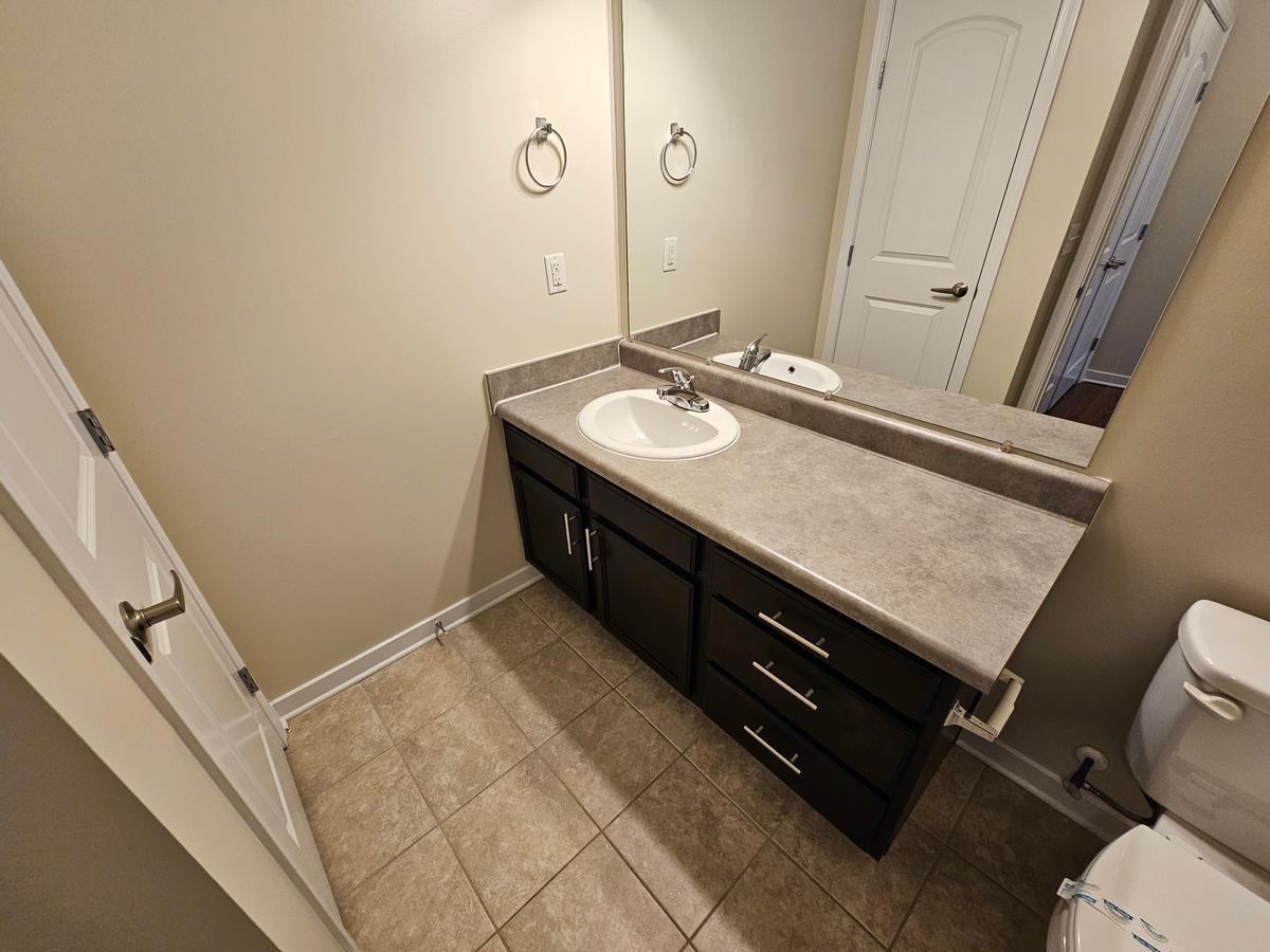 621 42nd St E - Photo 5 of 6