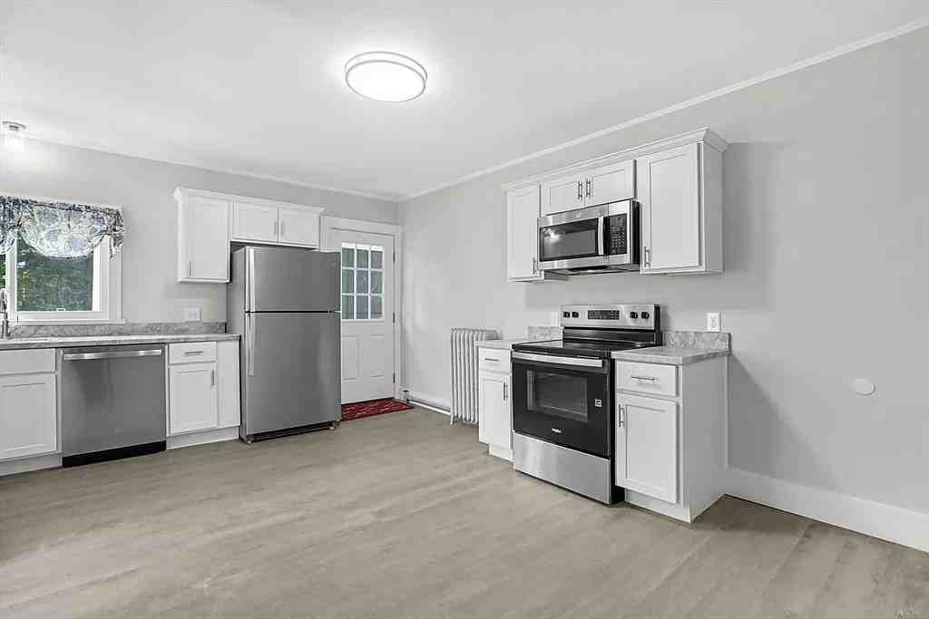 10 Belchertown St #10 - Photo 4 of 8