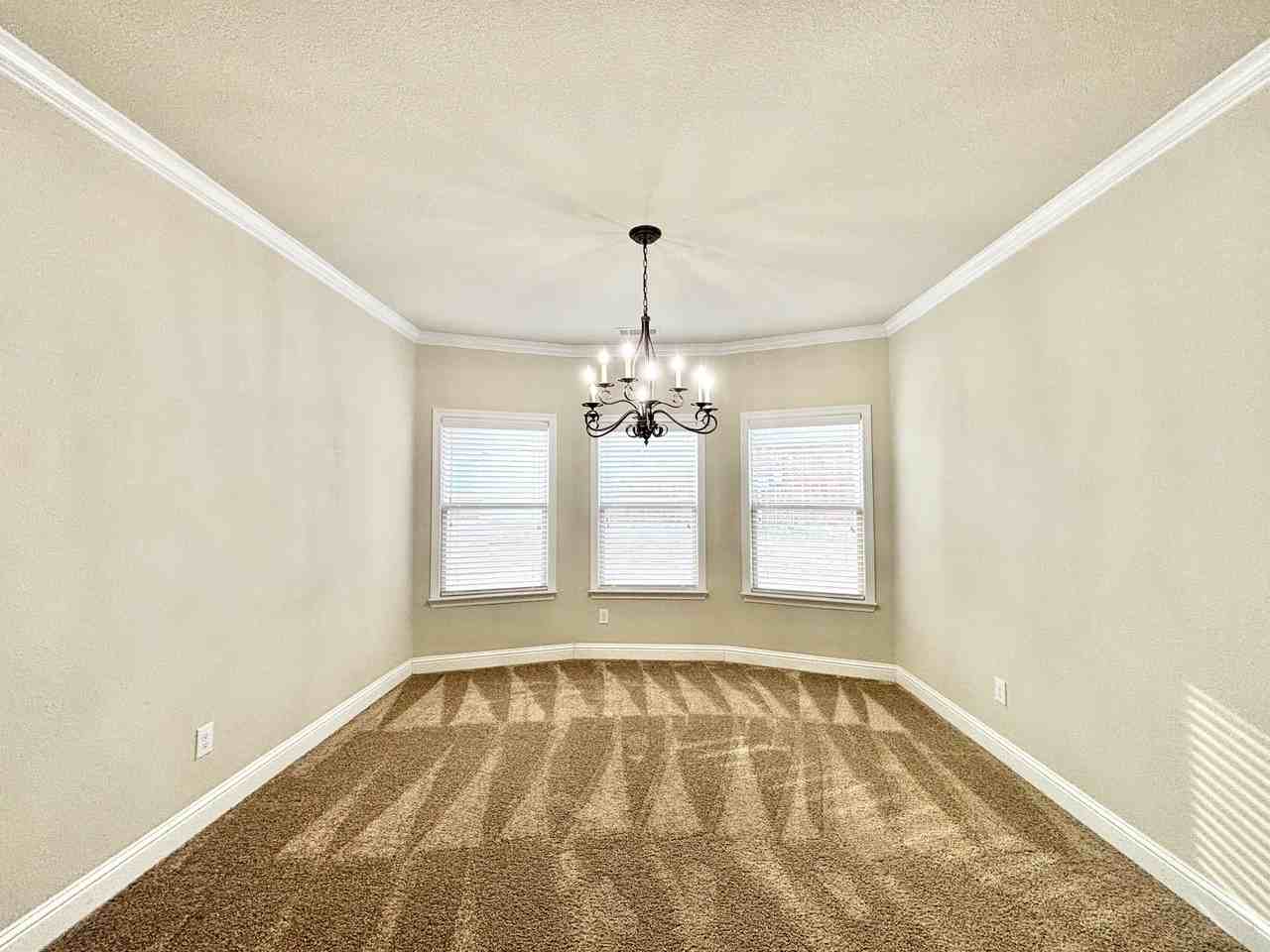 3010 Sweetwater Trl - Photo 5 of 20