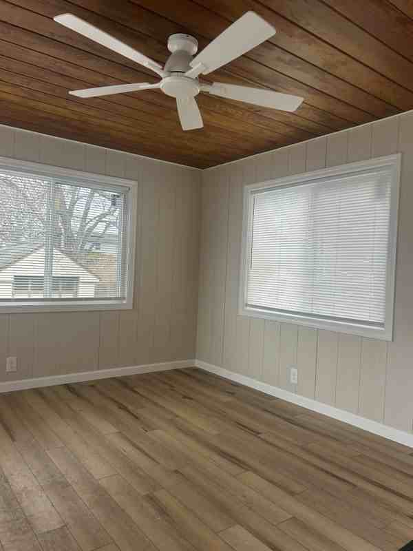 352 Barry Rd - Photo 5 of 20