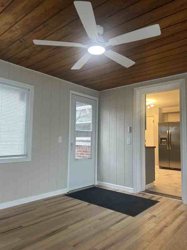 352 Barry Rd - Photo 7 of 20