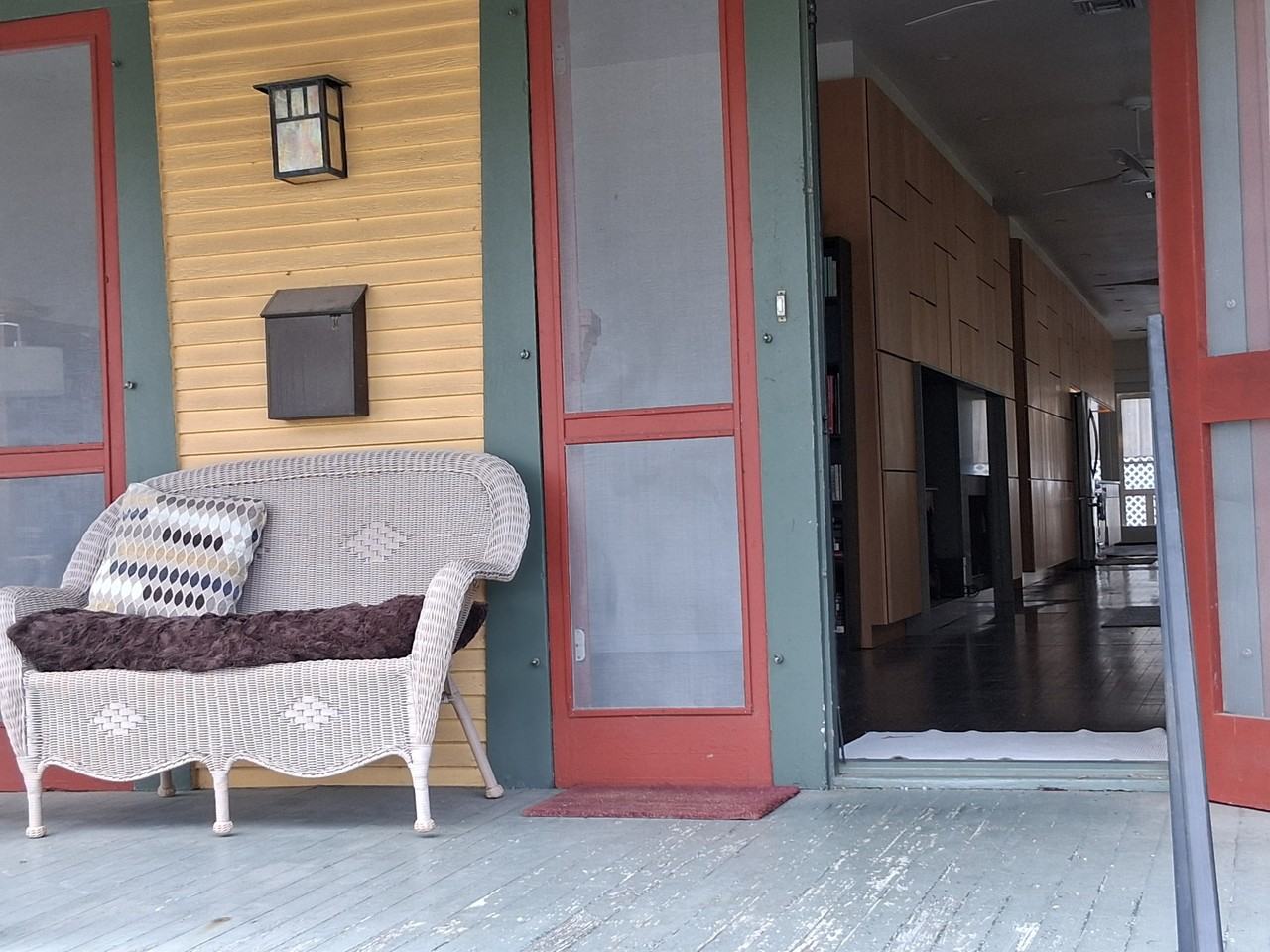 6324 Annunciation St - Photo 5 of 18