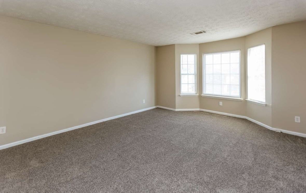 2468 Newberry Trl - Photo 5 of 10