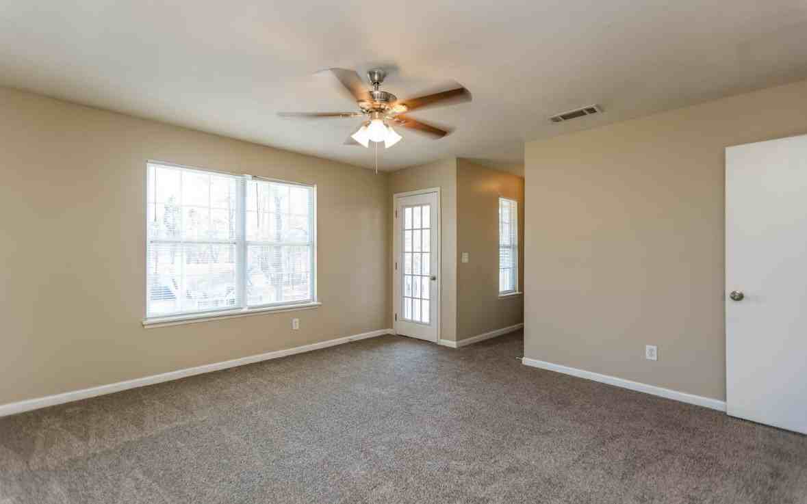 2468 Newberry Trl - Photo 6 of 10