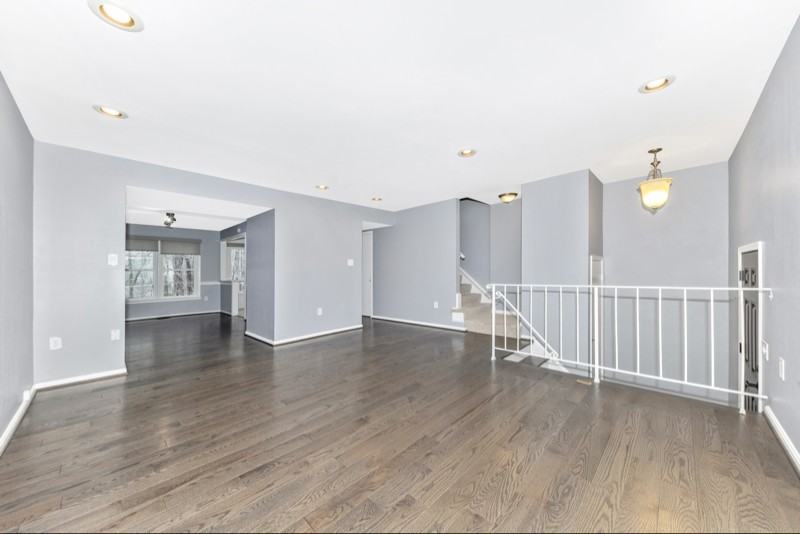 10442 Malone Ct - Photo 5 of 37