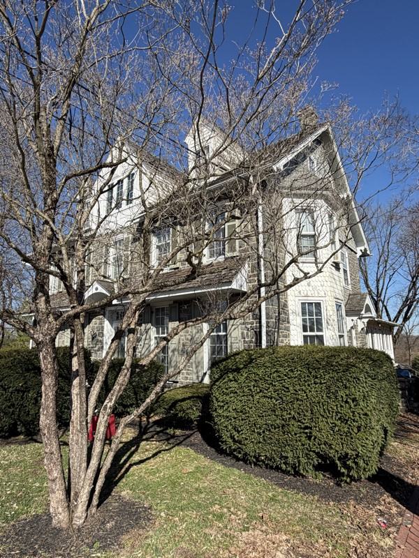 28 W Main St #3 - Photo 3 of 18