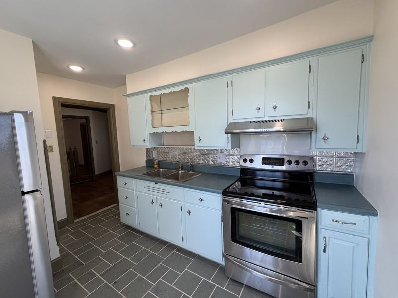 28 W Main St #3 - Photo 6 of 18