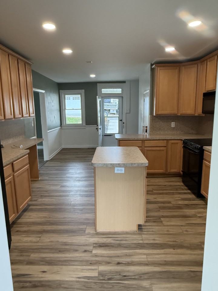 7350 Seneca Ridge Dr - Photo 5 of 13