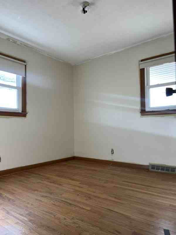 801 36th St Se - Photo 3 of 3