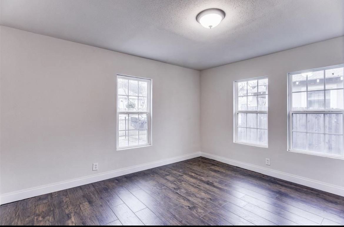 2832 Avenue I - Photo 6 of 9