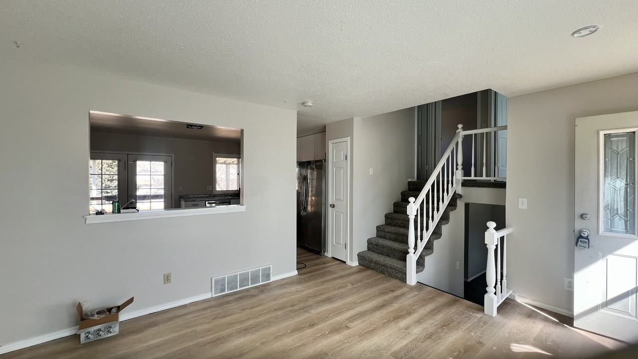 715 Saratoga Dr - Photo 5 of 18