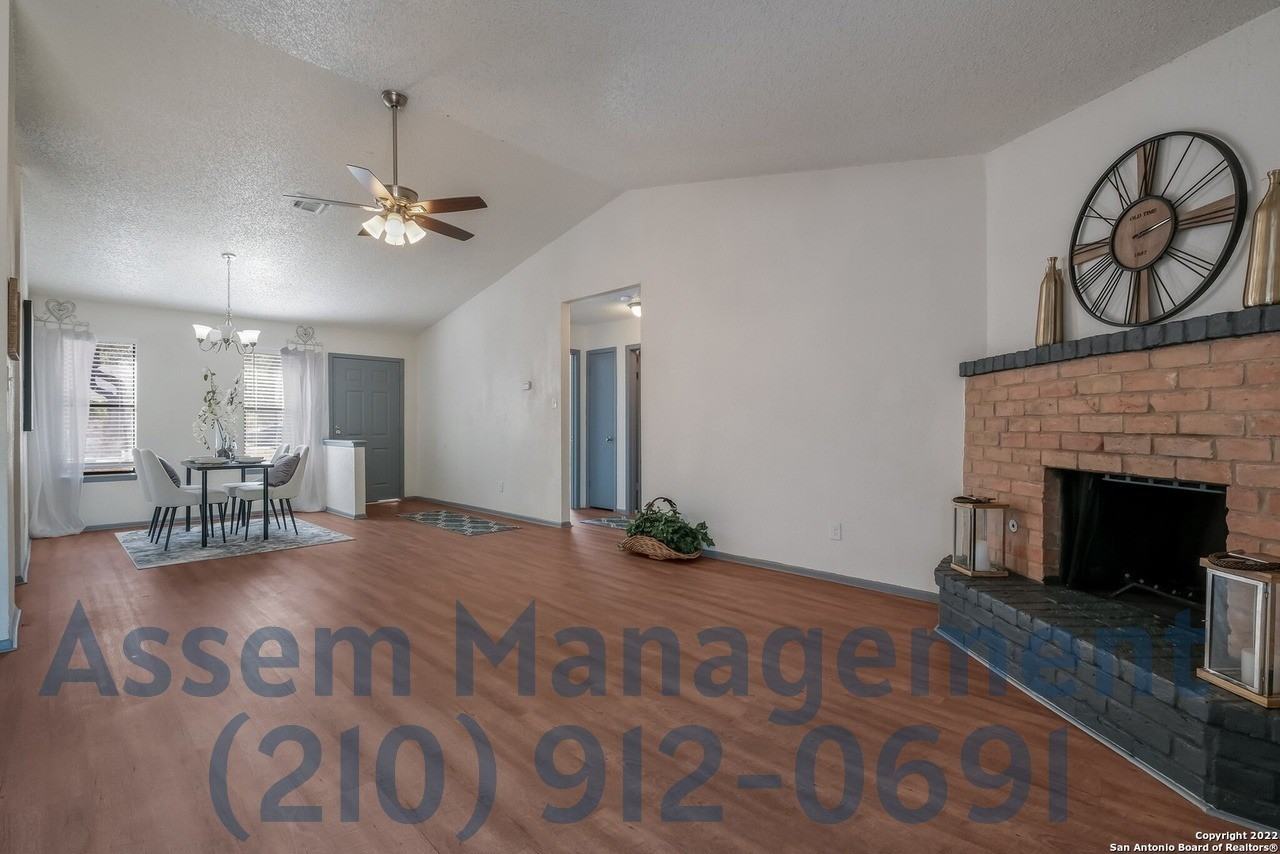 7166 Gallery Rdg - Photo 4 of 17