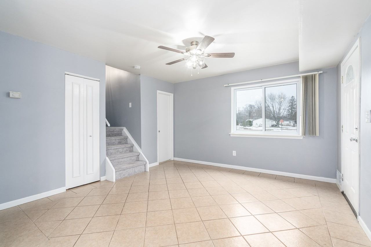 41125 S Woodbury Green Dr - Photo 3 of 16