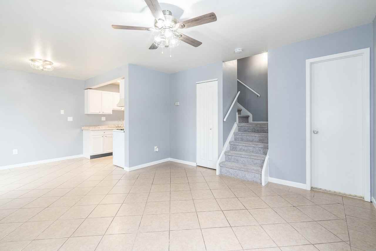 41125 S Woodbury Green Dr - Photo 4 of 16