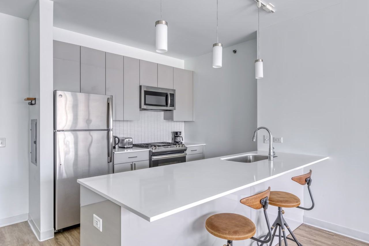 790 W Van Buren St - Photo 4 of 20