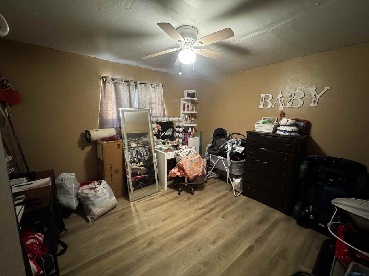 831 N H St - Photo 5 of 7