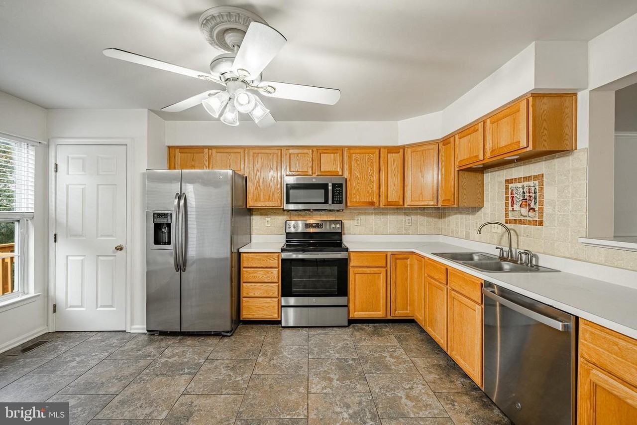 596 Coach Hill Ct #C - Photo 2 of 20