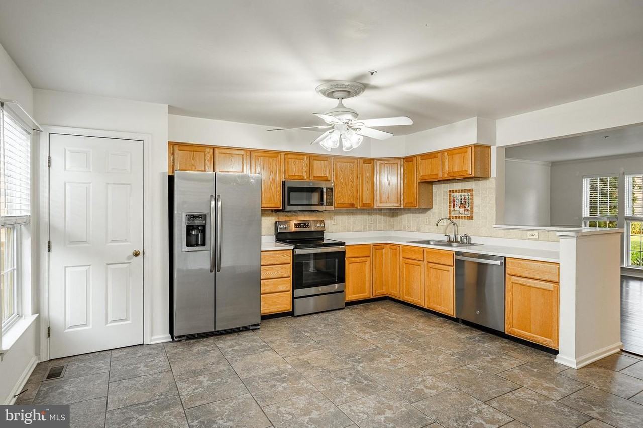 596 Coach Hill Ct #C - Photo 3 of 20