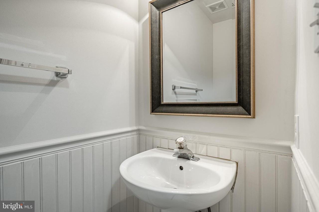 596 Coach Hill Ct #C - Photo 5 of 20