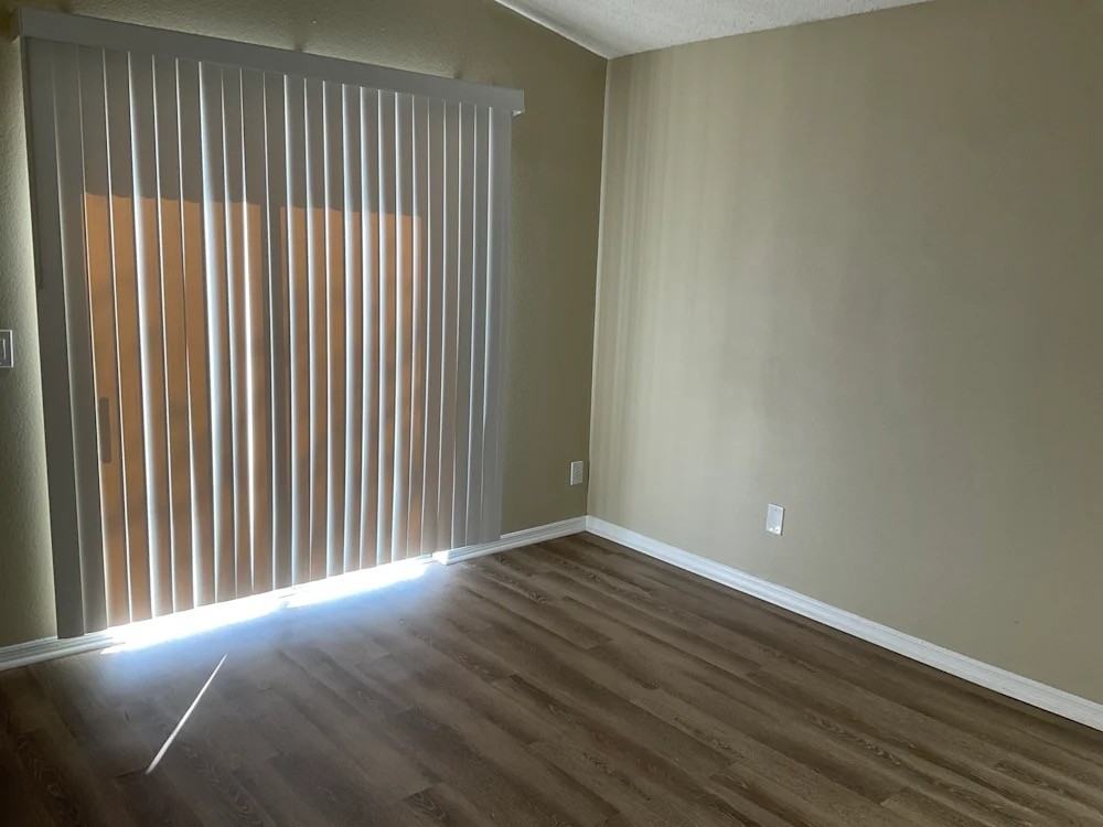 1624 Elmstead Ct - Photo 6 of 11