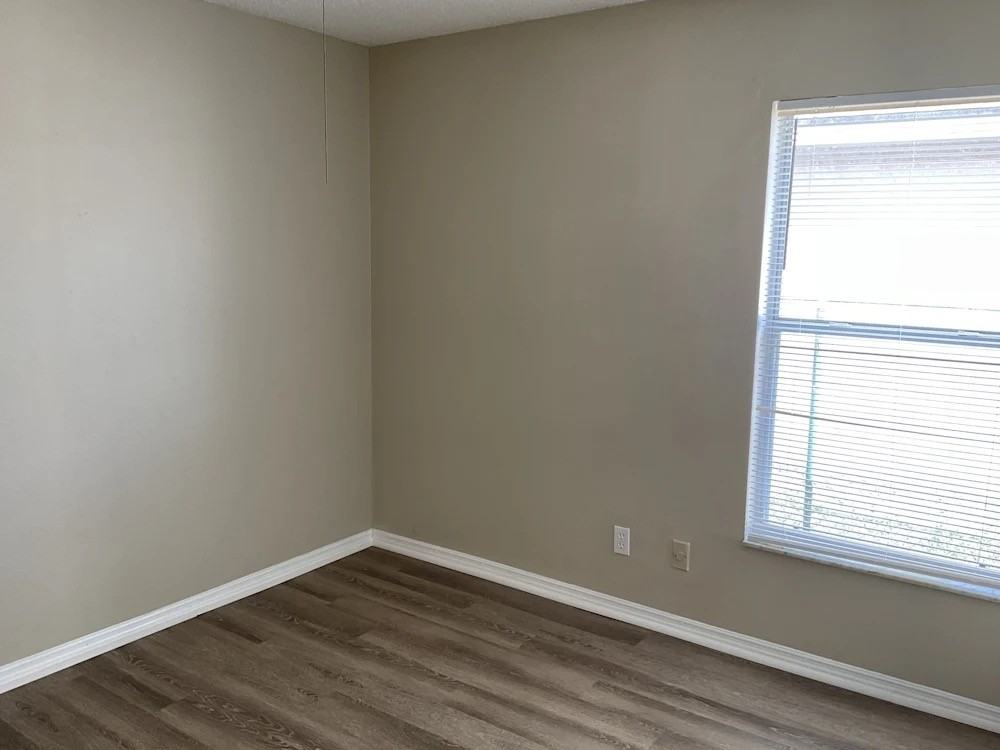 1624 Elmstead Ct - Photo 7 of 11