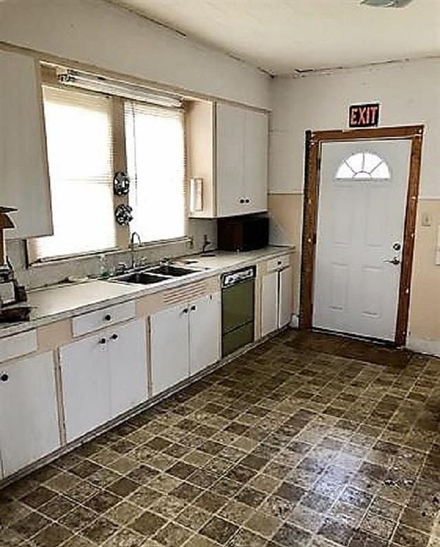 410 E Madison Ave - Photo 3 of 8