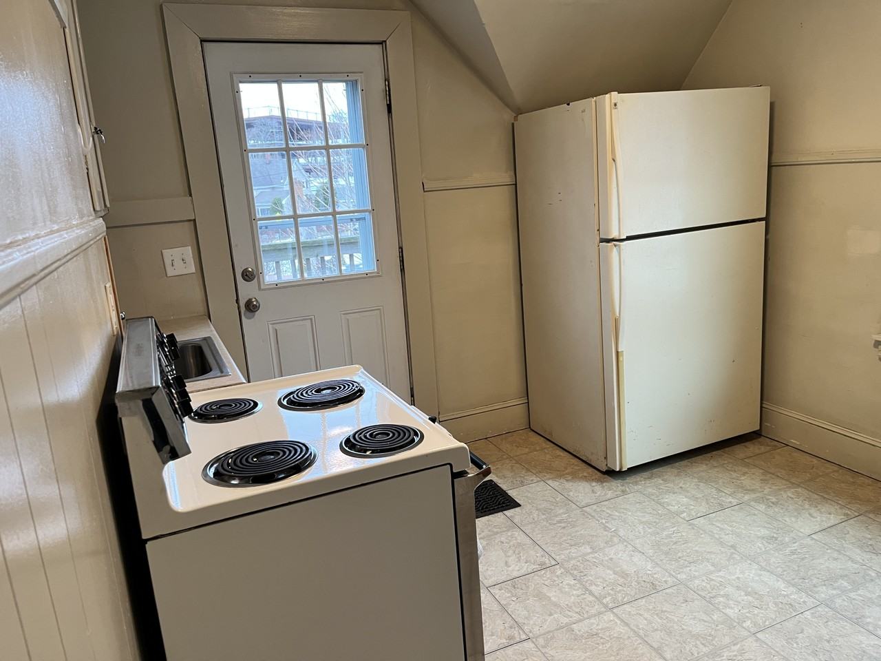 236 Euclid Ave #2 - Photo 5 of 12