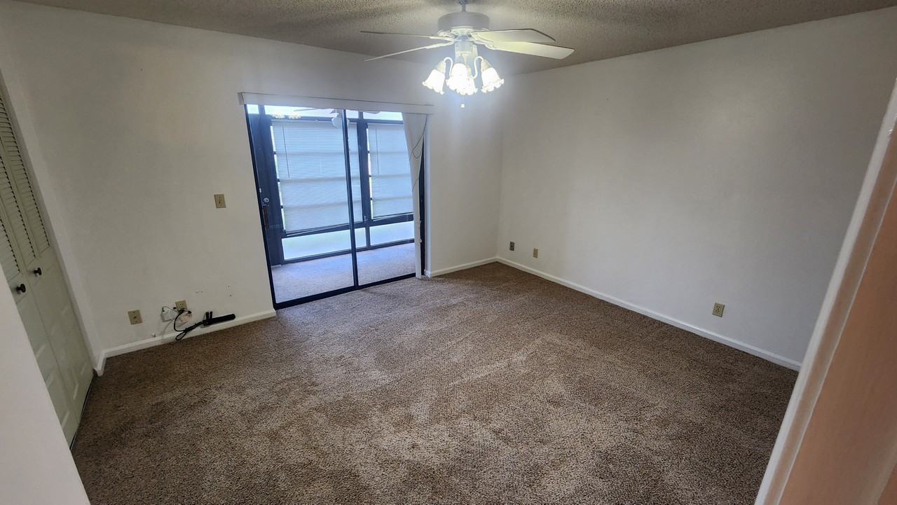 911 Sw S River Drive #104 - Photo 3 of 10