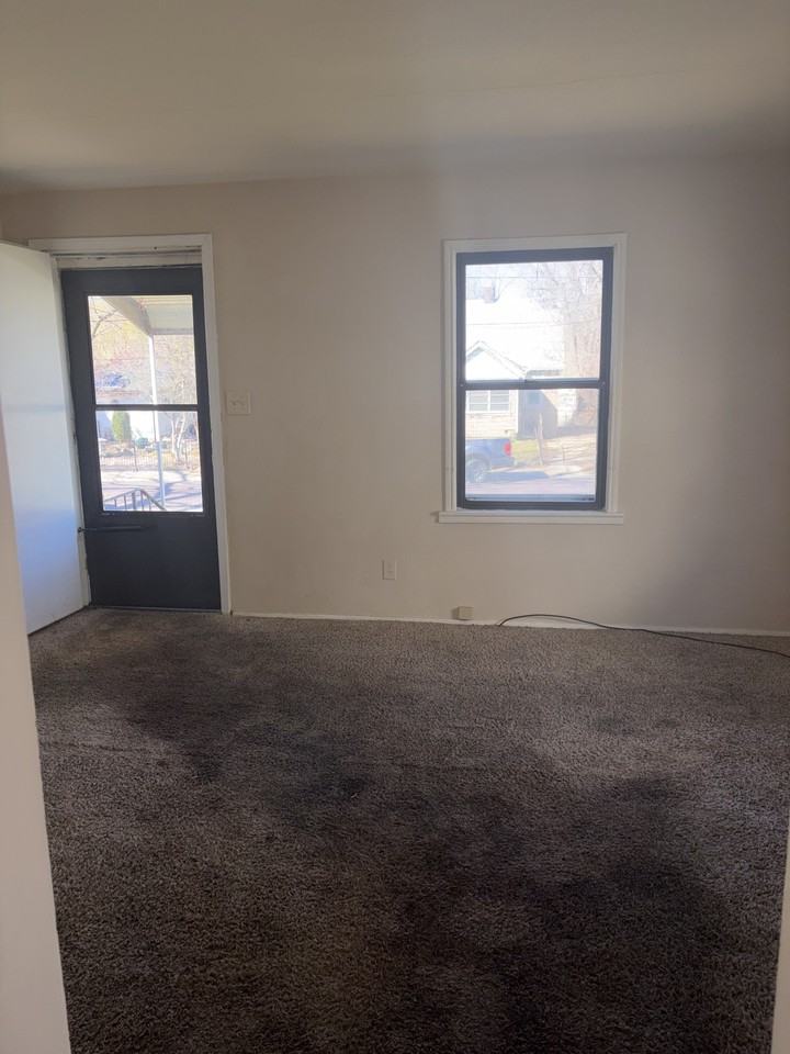 2408 W Wiswall St - Photo 5 of 18