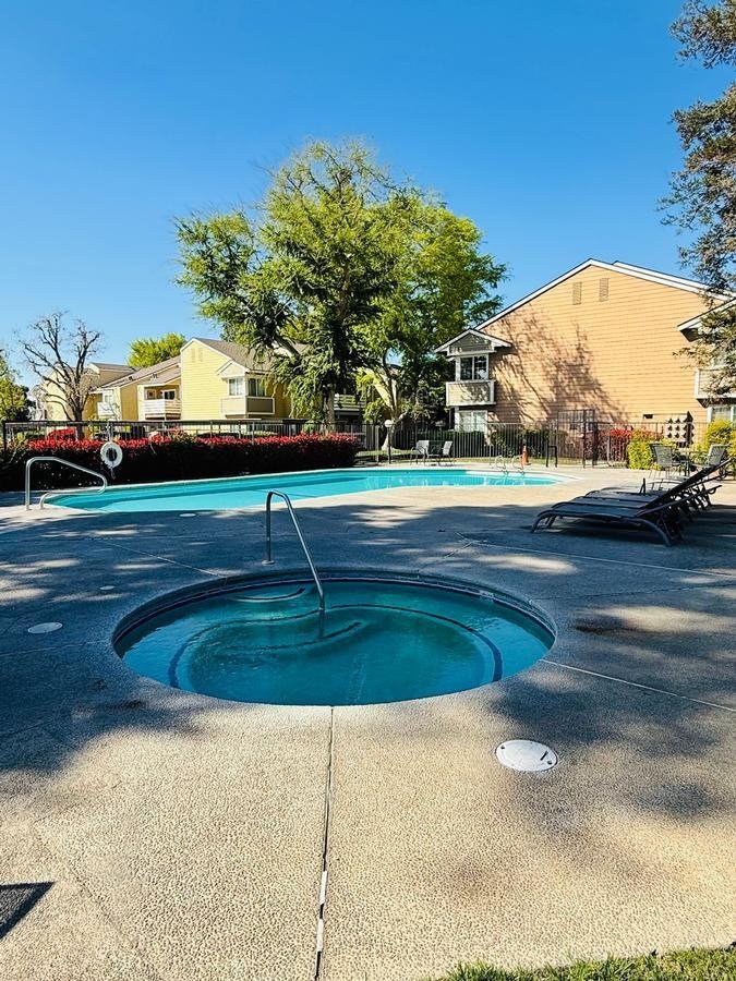 2800 Willow Ave - Photo 4 of 5