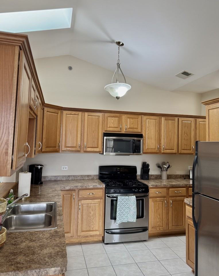 10624 South Central Avenue #3B - Photo 6 of 20