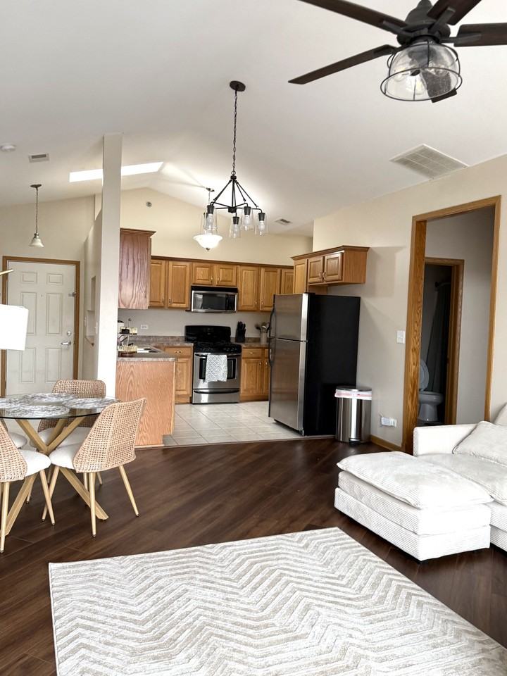 10624 South Central Avenue #3B - Photo 7 of 20