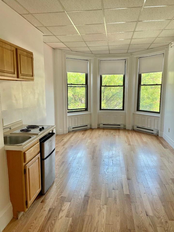 248 Newbury St #4 - Photo 2 of 5