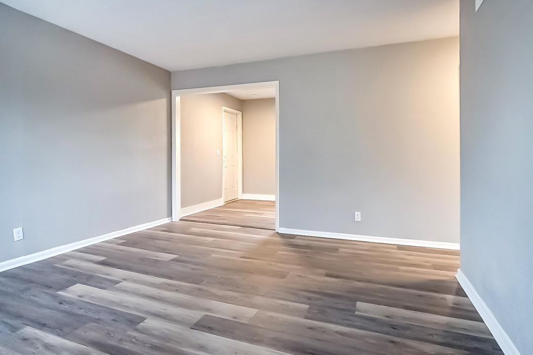 5462 N Johnstown Ave #NA - Photo 2 of 6