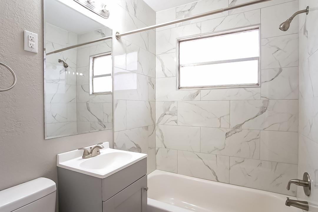 5462 N Johnstown Ave #NA - Photo 5 of 6