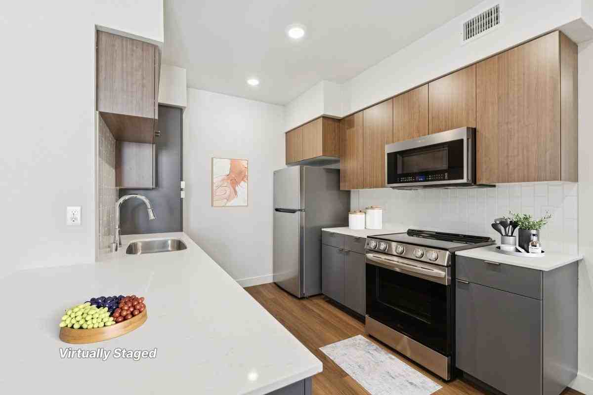 572 Gibson Dr - Photo 4 of 14