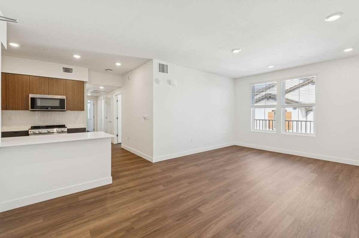 572 Gibson Dr - Photo 3 of 14