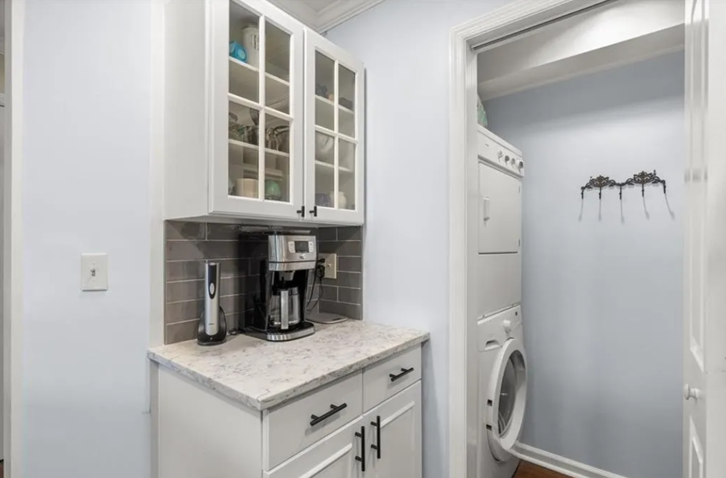 209 14th St Ne #214 - Photo 4 of 32