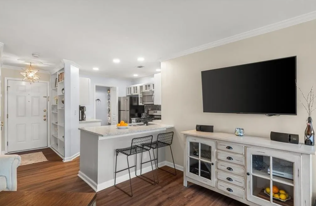 209 14th St Ne #214 - Photo 6 of 32