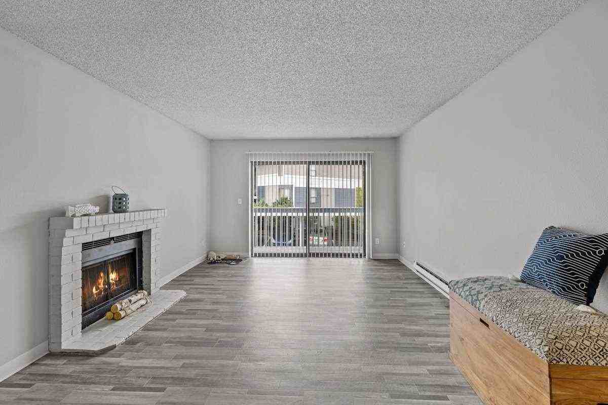 1455 S Puget Dr - Photo 5 of 29