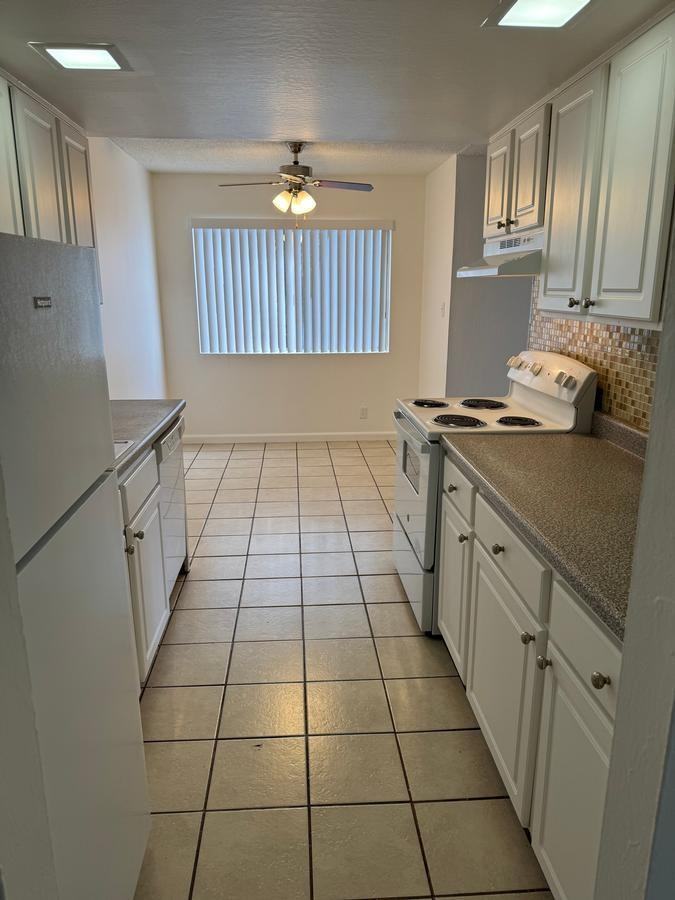 2710 Cooper Ct - Photo 4 of 8