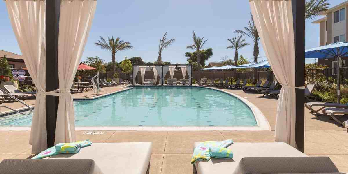 3538 E 18th St - Photo 5 of 9