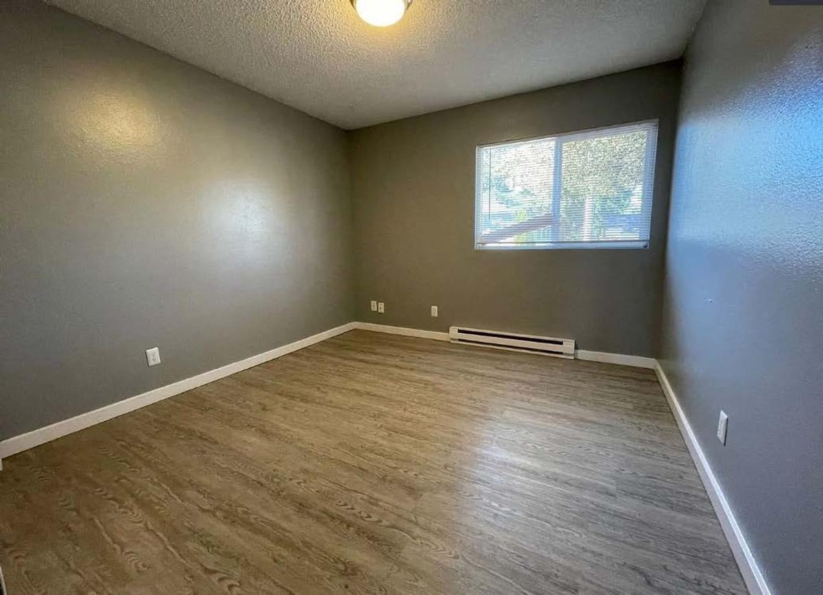 1411 S Union Ave - Photo 4 of 12