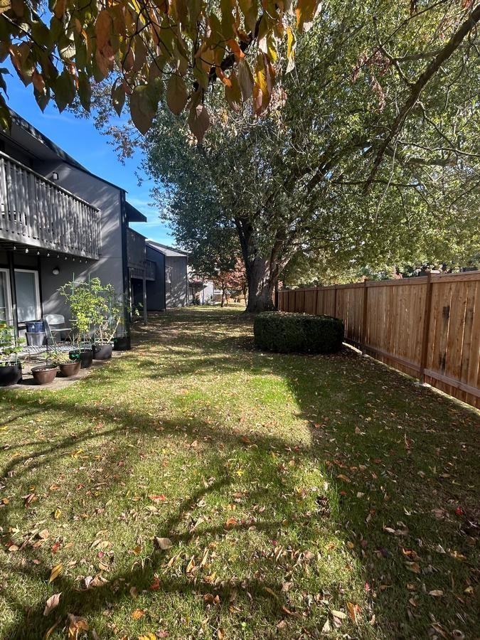 1411 S Union Ave - Photo 2 of 12