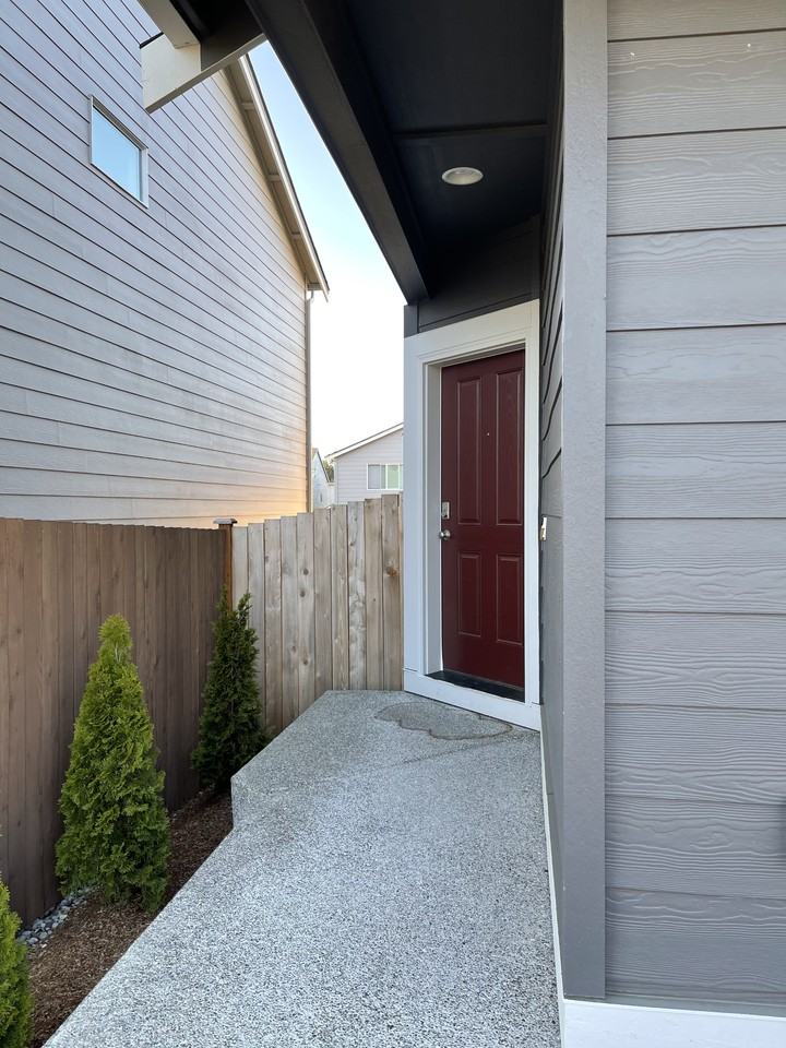 Oleander Ave Ne #NA - Photo 3 of 27